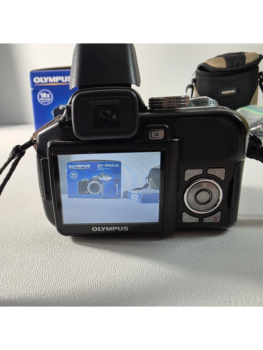 Olympus SP-550UZ Digital Camera 7.1MP 18x Optical Zoom Image Stabilization WORKS